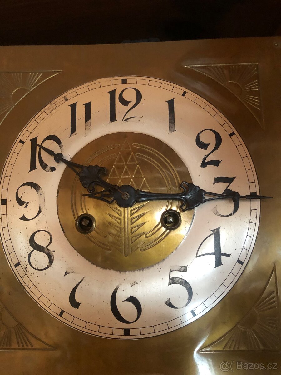 Staré nástěnné hodiny - 3