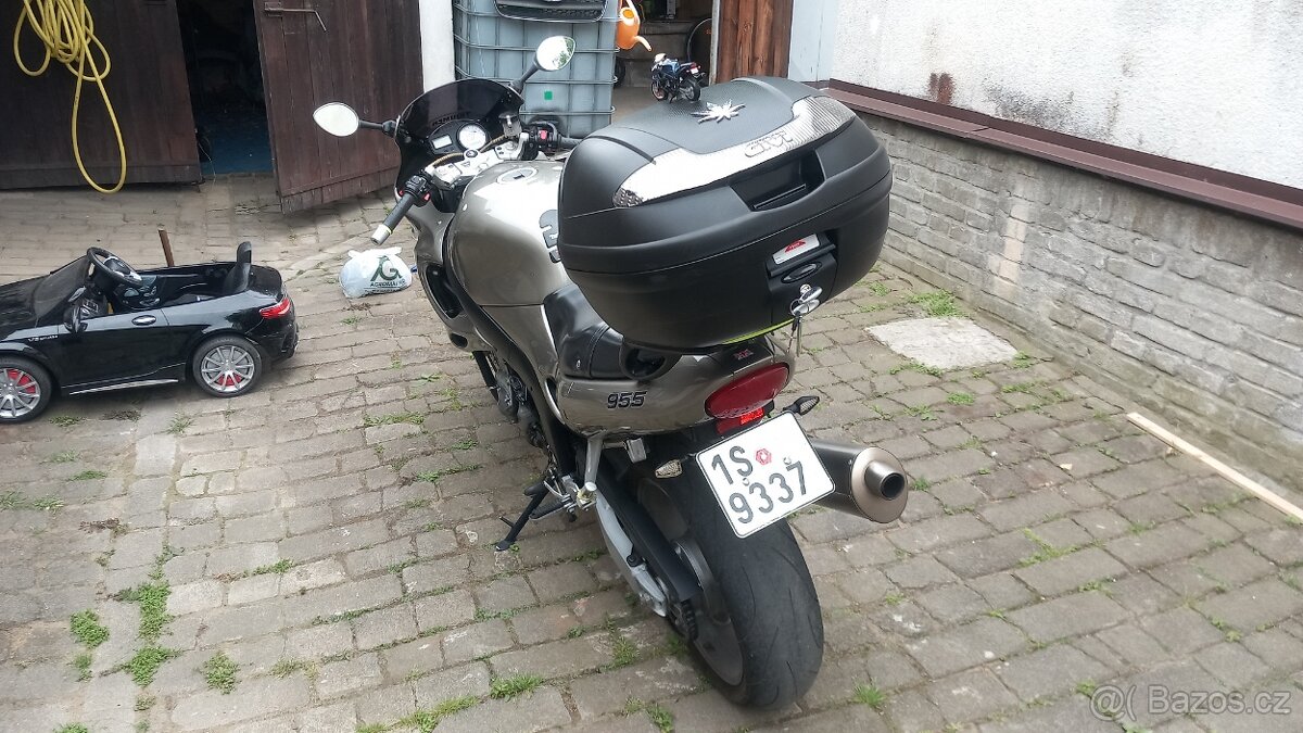 Prodám Triumph 955i RS - 3