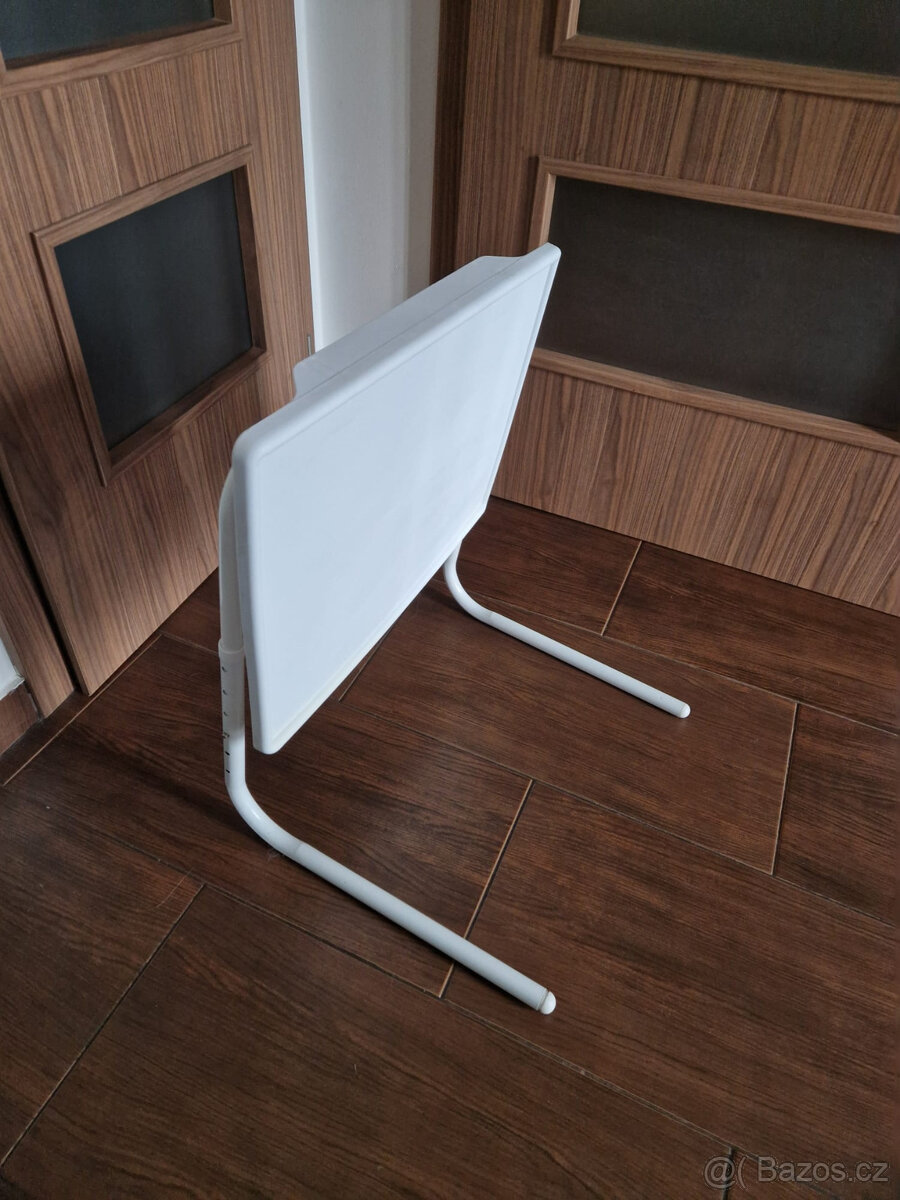 Stolek ke křeslu, k sedačce, na malování - 3