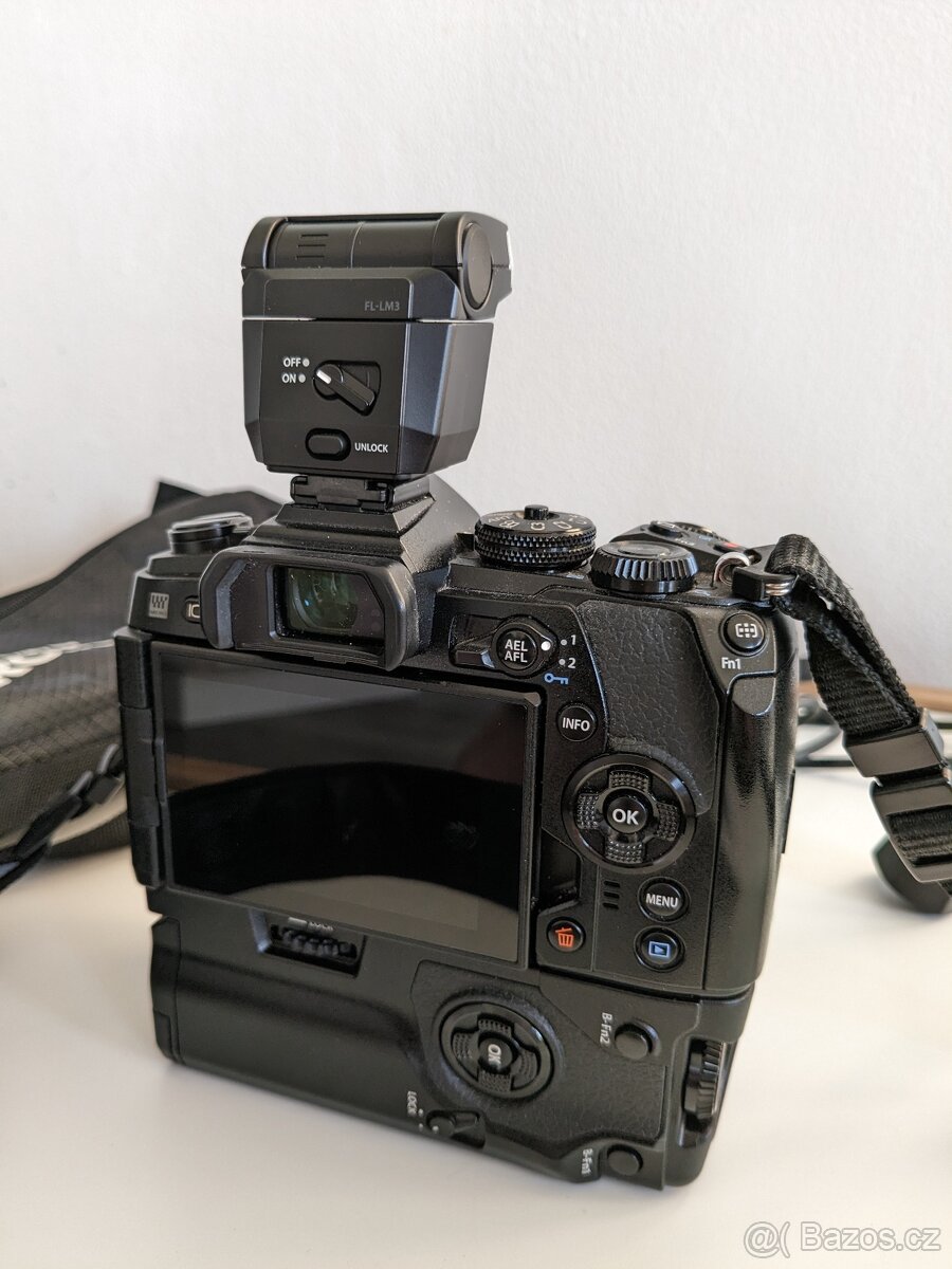 Olympus OM-D E-M1 Mark II + M.ZUIKO 25mm f/1,8+příslušenství - 3