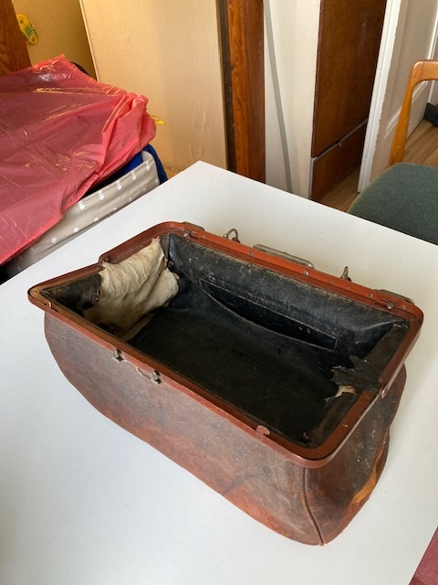 Stará historická lékařská brašna - 3