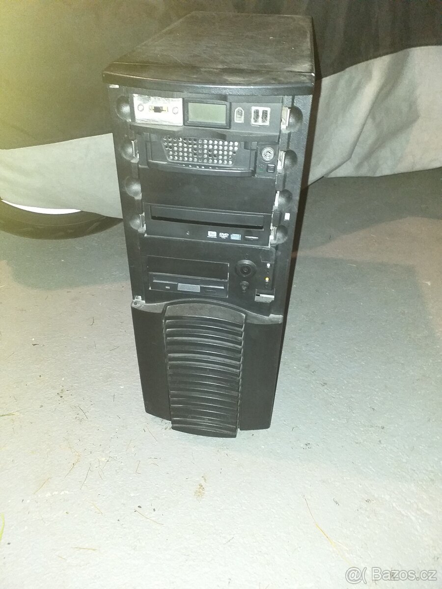Prodám skříň bednu na počítač - 3
