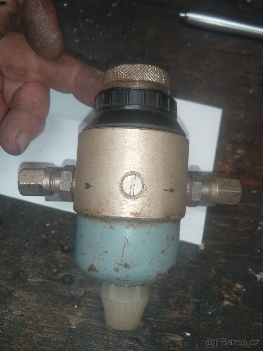 Regulátor tlaku asi s odlučovačem - 3