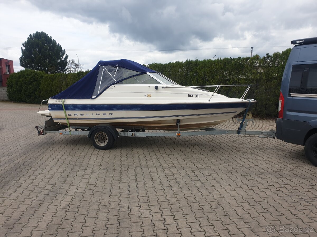 Bayliner 1852 Capri CL - 3