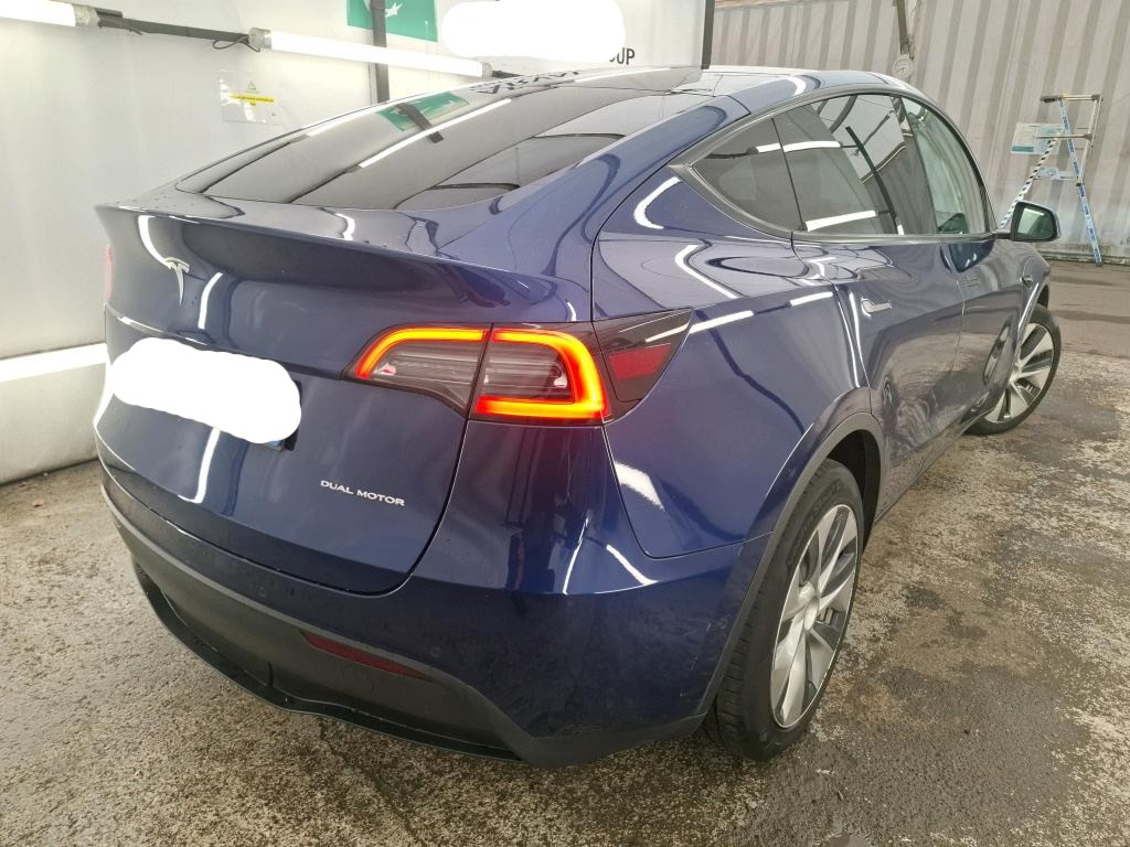 Tesla Model Y AWD Long Range - 1862 - 3
