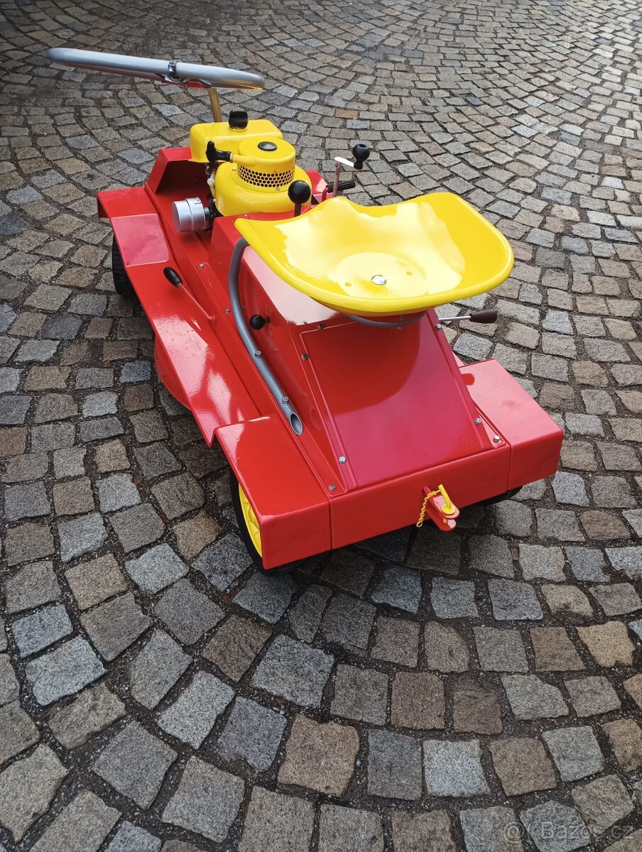 Zahradní traktůrek sekačka - 3