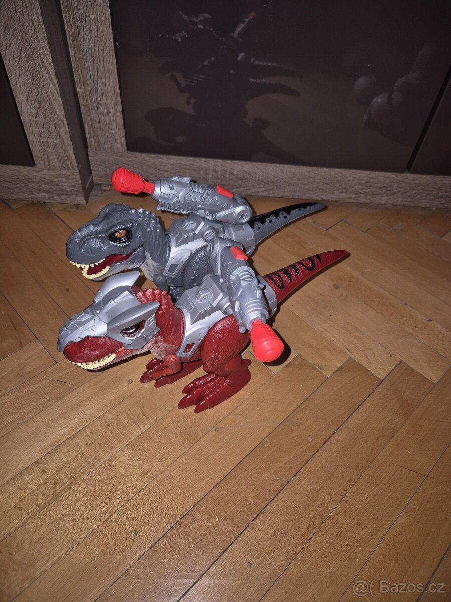 Nová hračka Dinosauři chodí, svítí, střílí - 3