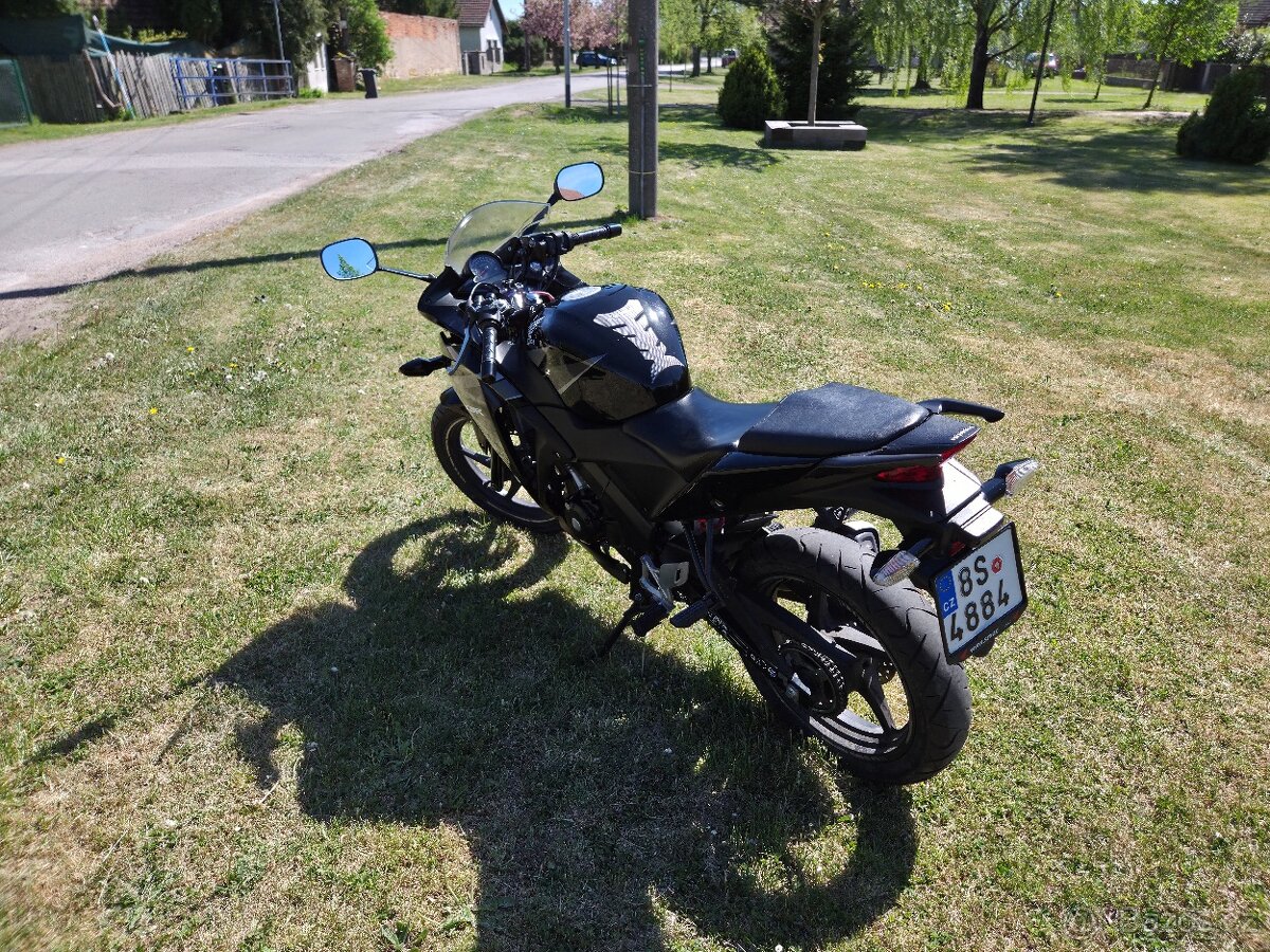 Honda CBR 125R (2011) - 3