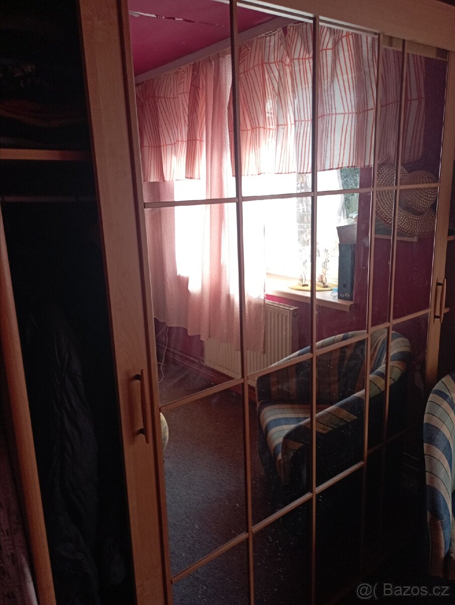 Šatní skříň - 3