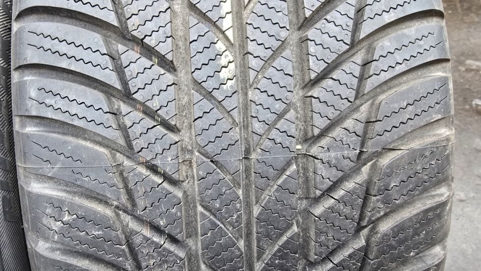 Zimní pneu 225/45/18 Bridgestone - 3