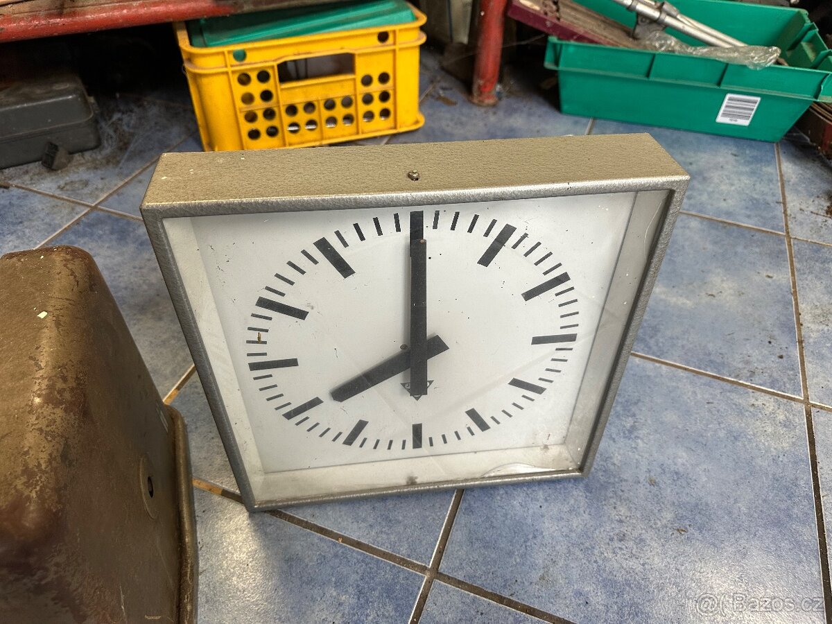 Píchací hodiny matyční hodiny a nástěné hodiny - 3