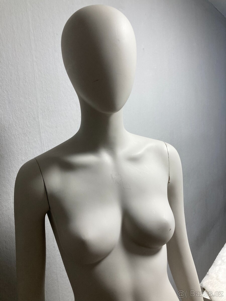 Figurina dámská - 3