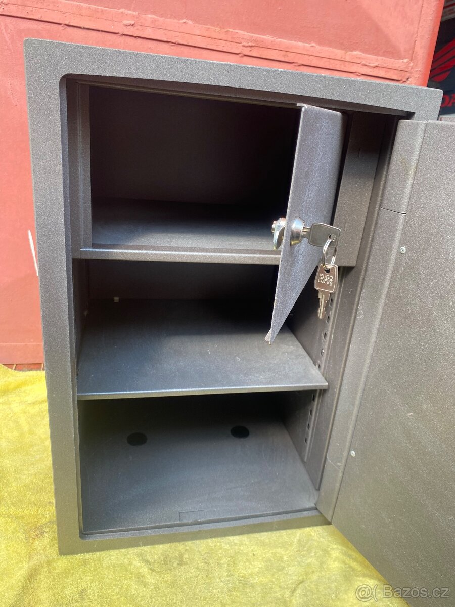 Trezor Safetronics - 3