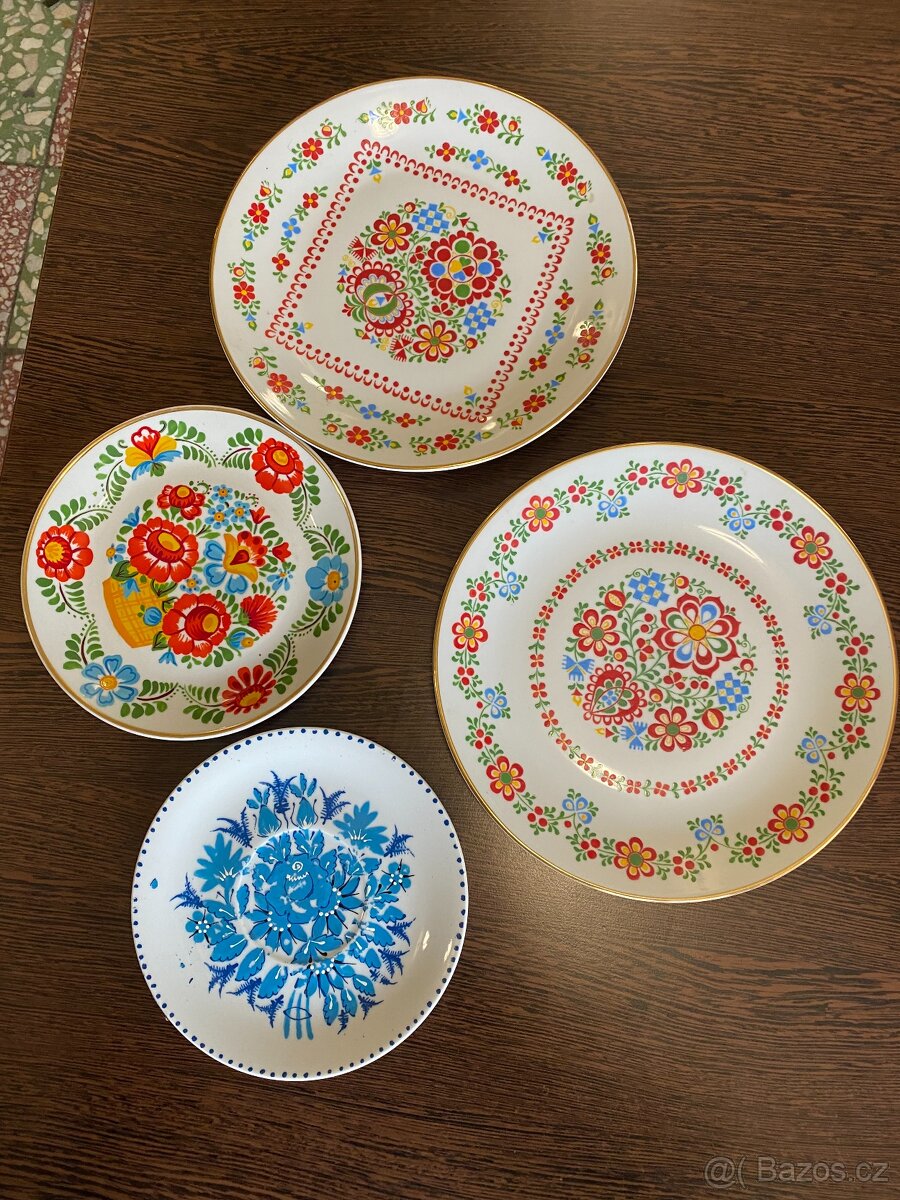 Sada ručně malovaných talířů - 3