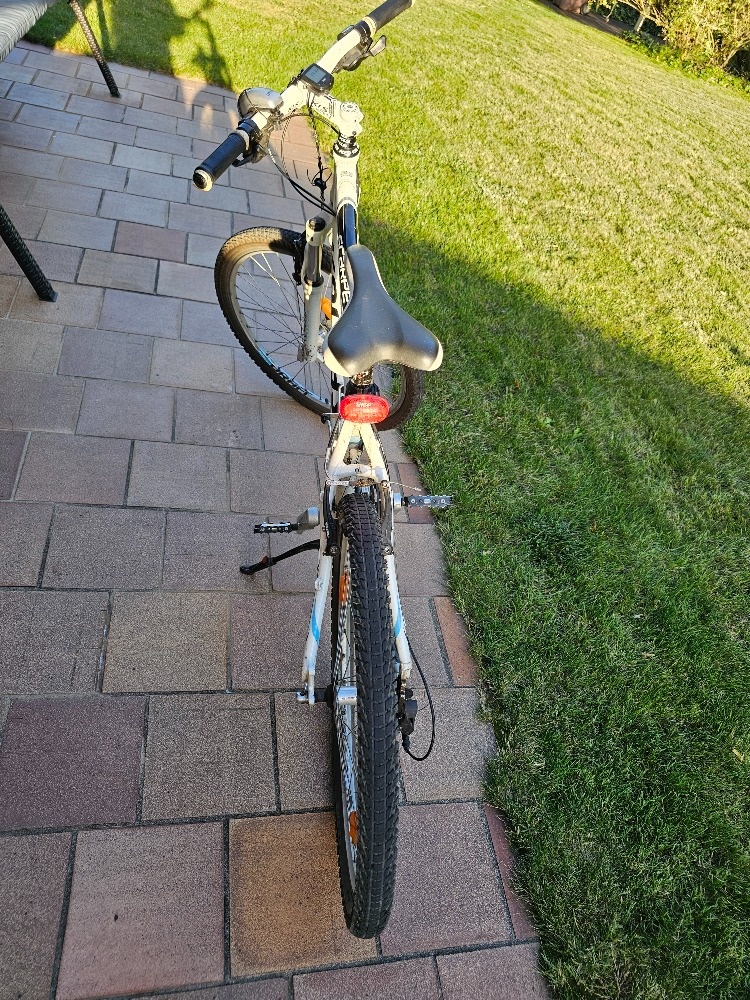 Prodám bílé dívčí kolo Kellys Scarpe 17,5 - 3