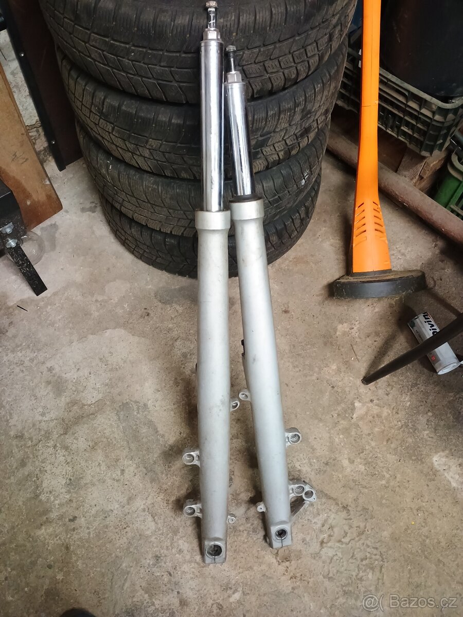 BMW r1100gs díly - 3