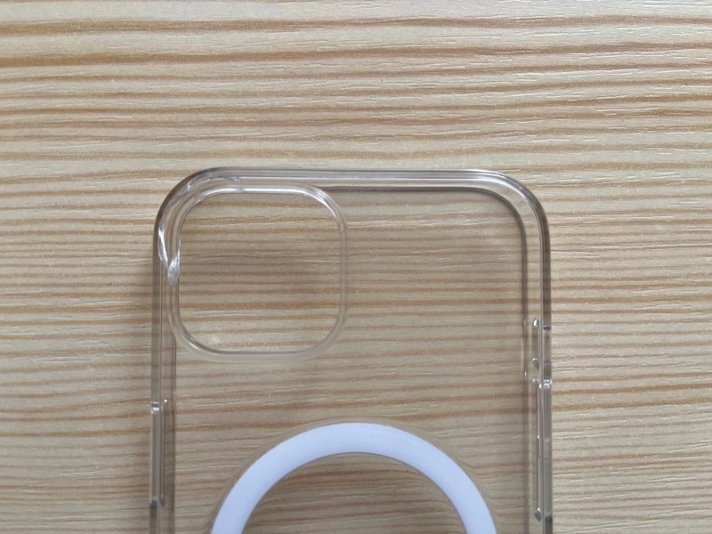 Průhledný kryt s MagSafe na iPhone 13 - 3