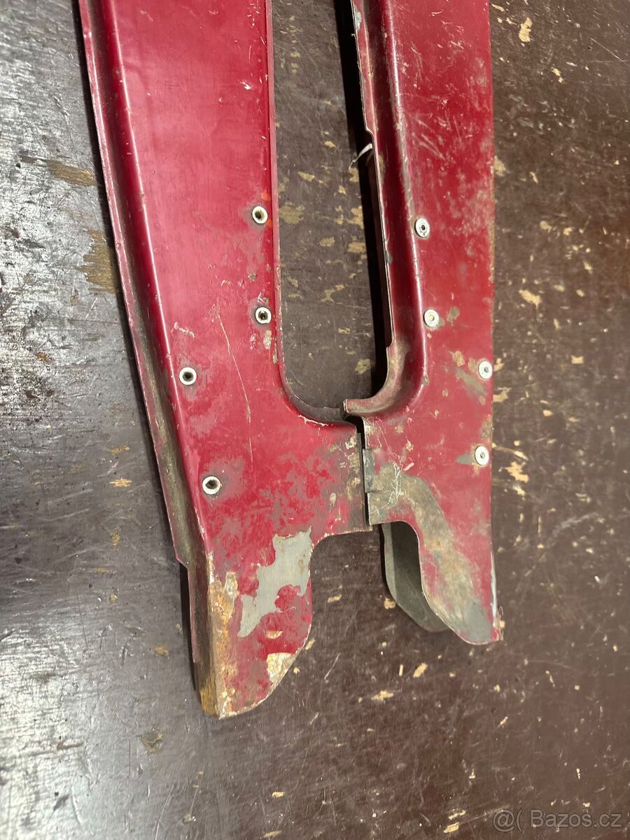 Predam orig. kryt retezu JAWA 250/559 350/360 panelka - 3