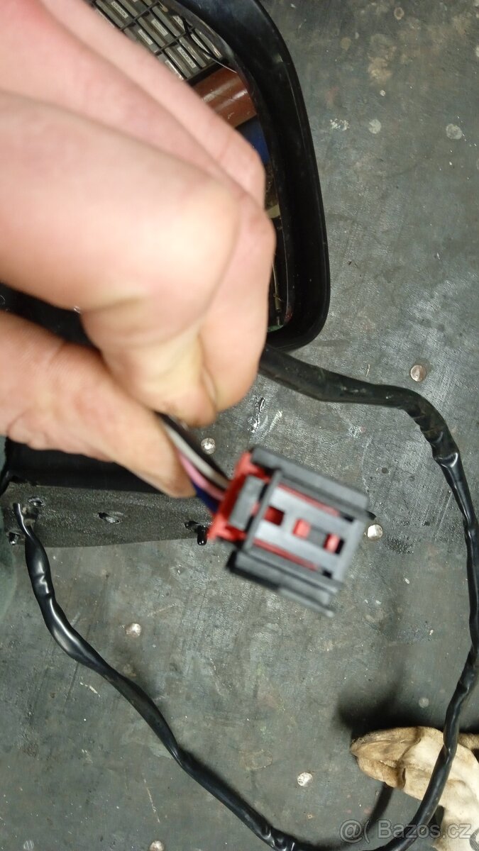 Levé zrcátko Octavia ii - 3