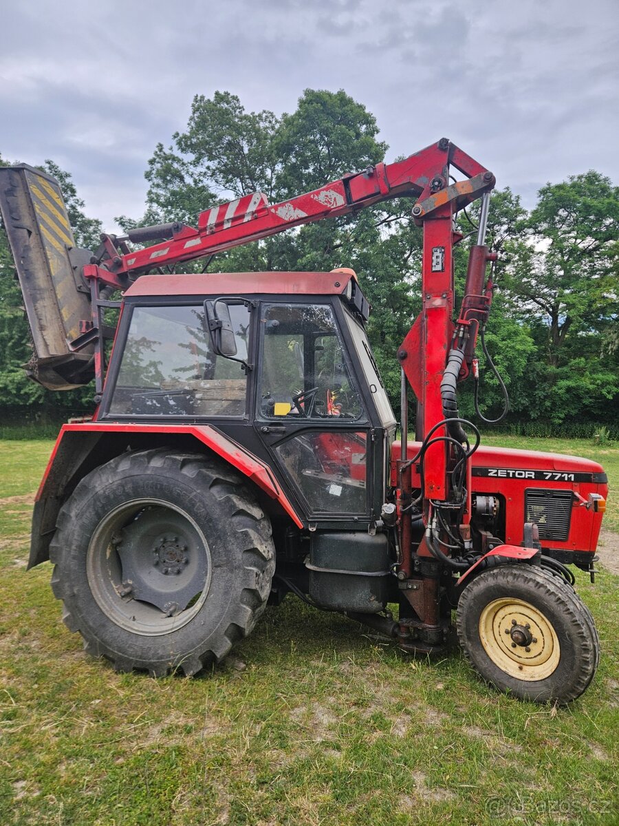 Zetor 7711,Traktorova sekačka STCP - 3
