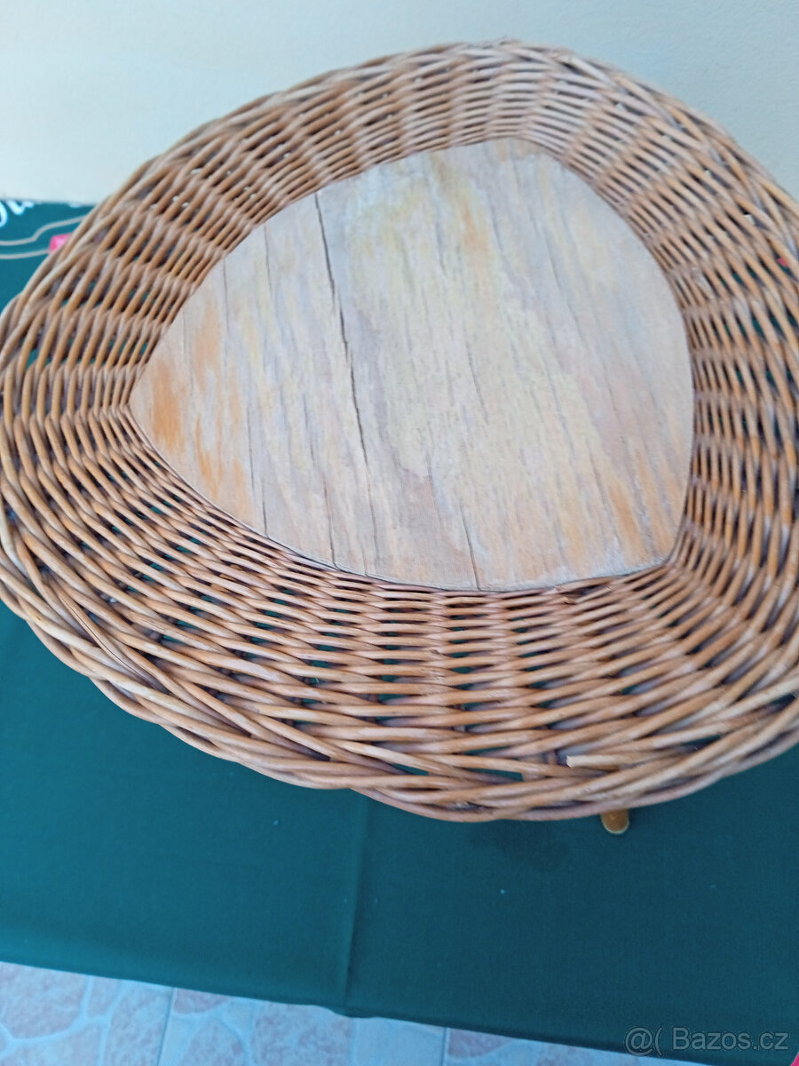 Retro proutěná stolička-trojnožka - 3