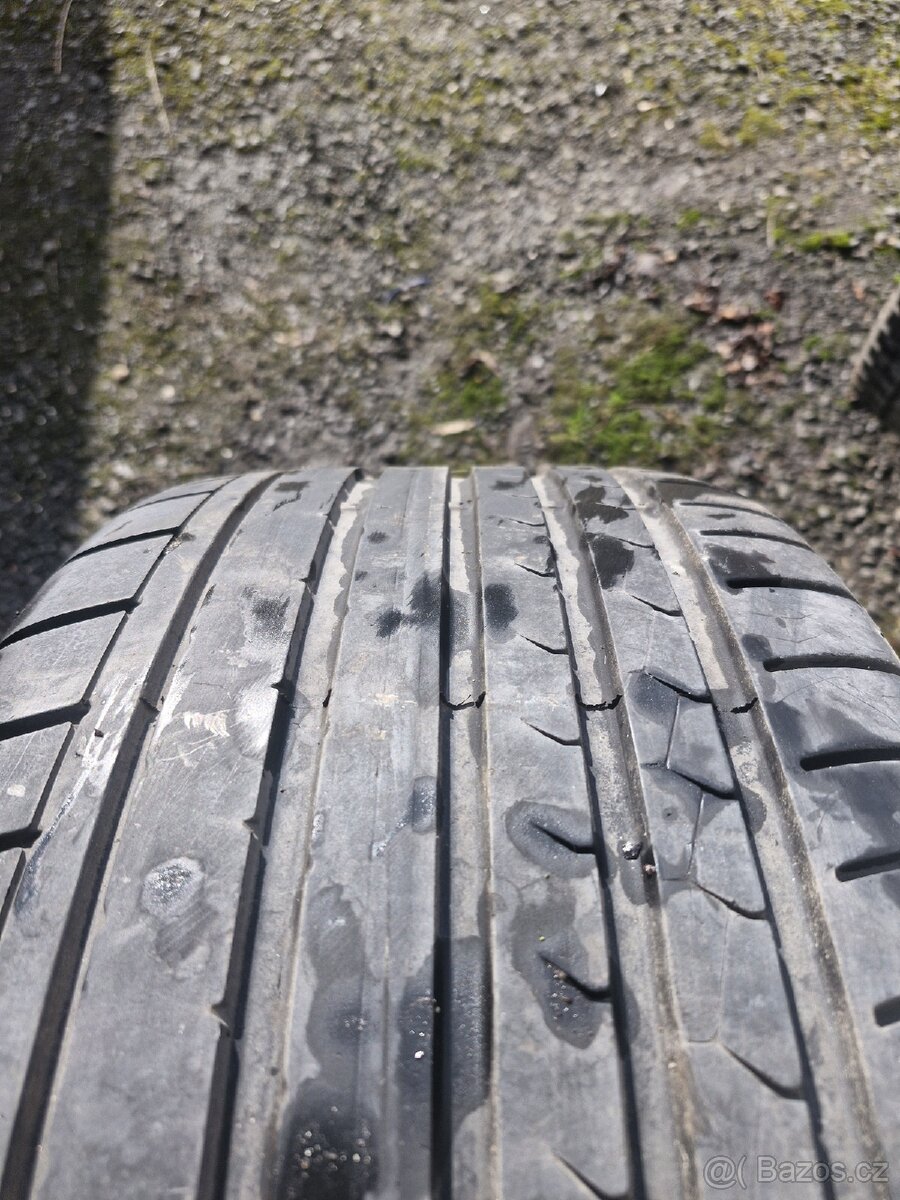 Letní Dunlop 275/35r17 - 3