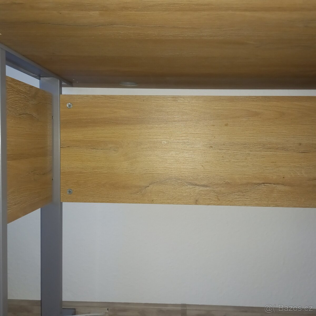 KANCELÁŘSKÝ STŮL - 3