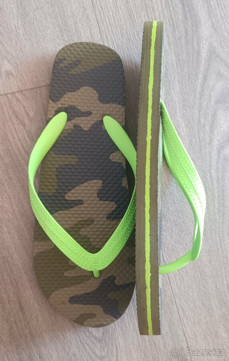 Pantofle, žabky - 3