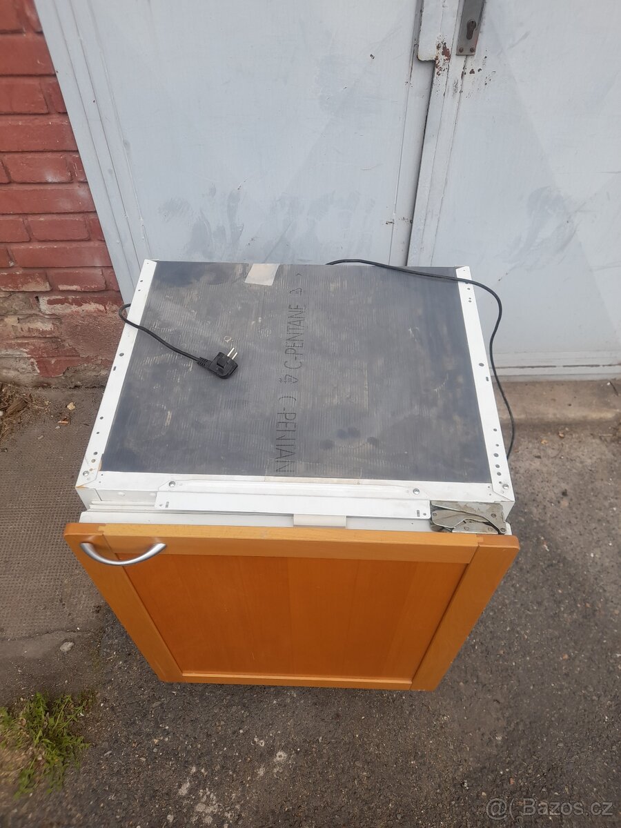 Lednice IKEA Whirlpool - 3