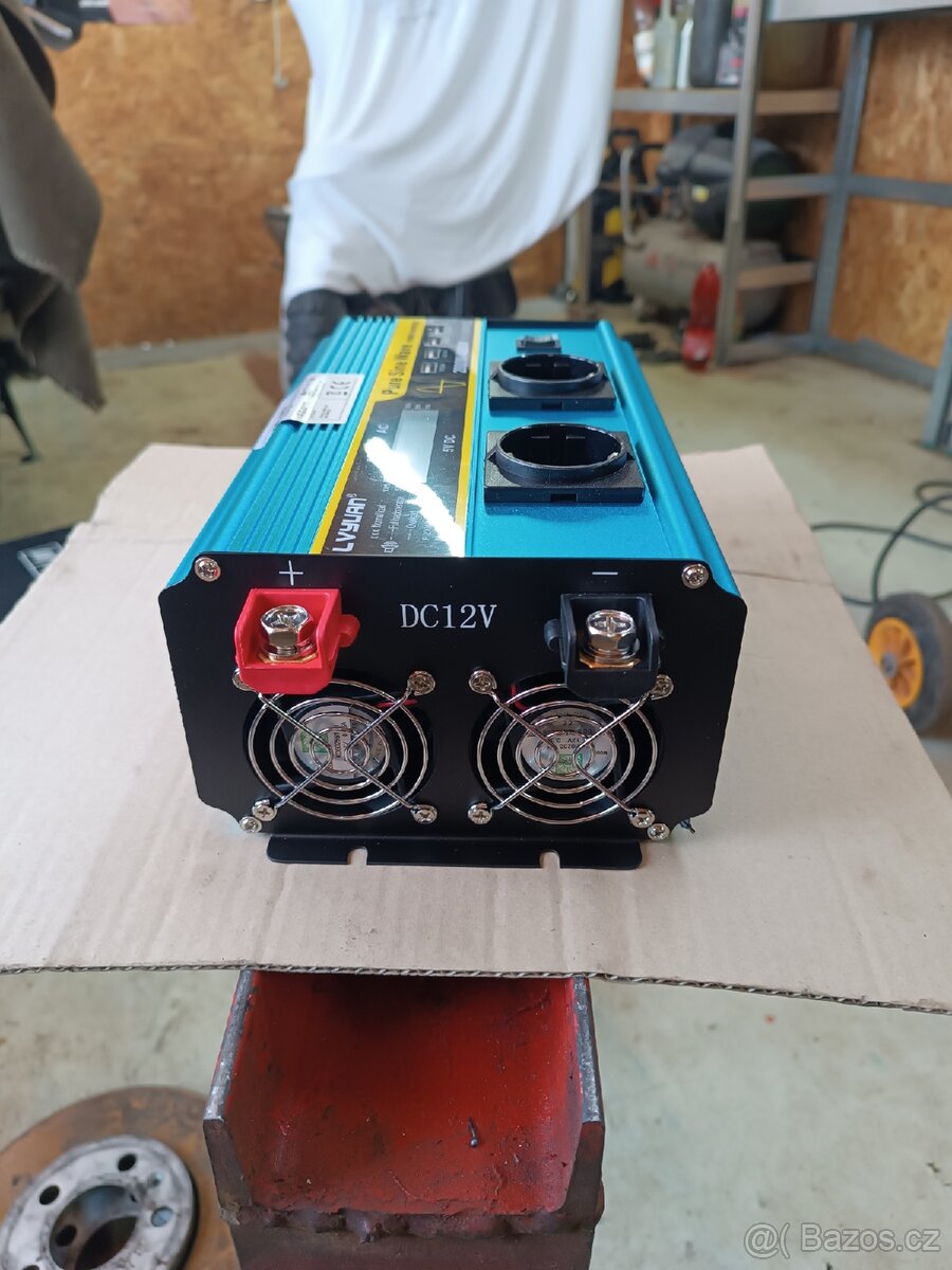 Měnič napětí 12/230 - 3
