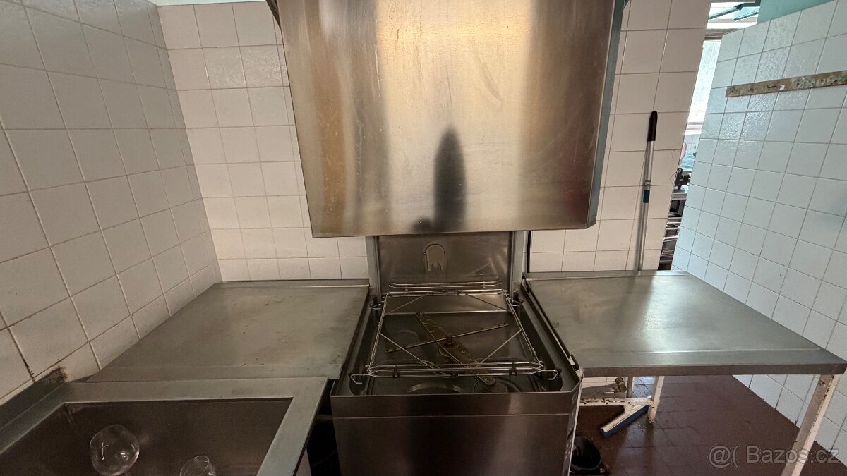 Profi gastro průchozí myčka - 3