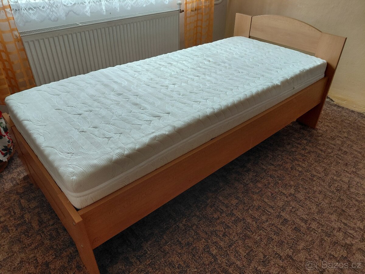 Postel s roštem i matrací - 3