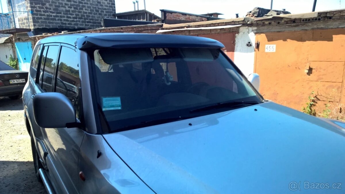 Mitsubishi Montero pajero wagon 3 windshield deflector front - 3