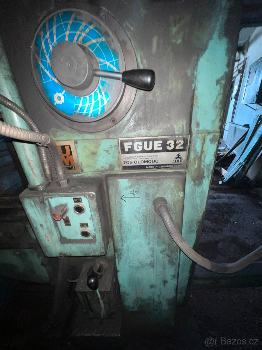 Fréza TOS FGUE 32 - 3