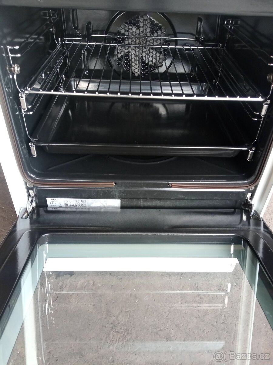 Elektrický sklokeramický sporák AEG - 3