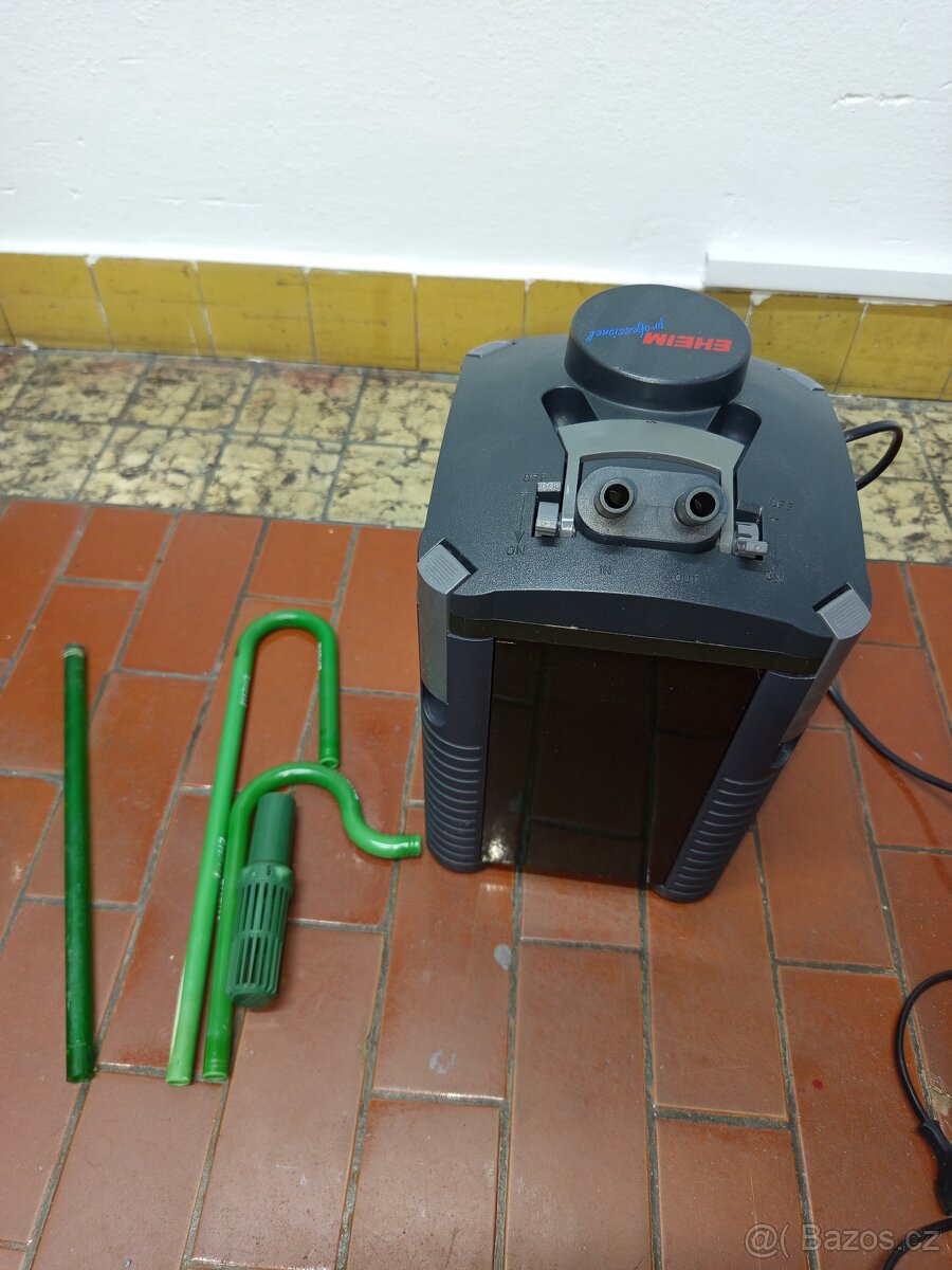 Prodám akvárium +vnější filtr - 3