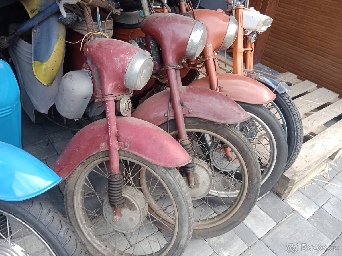 Jawa 550, 555 De Luxe, 3x 555, Motobecane - 3