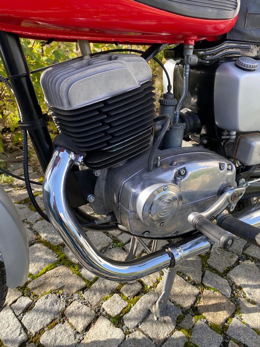 ČZ 175/477 rv. 1971 - 3