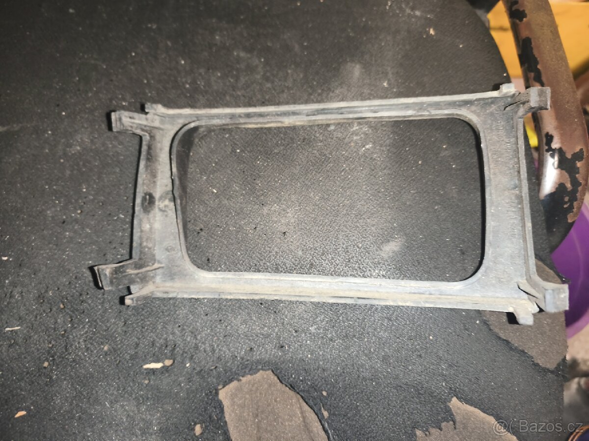 Škoda Felicia (předfacelift) Mřížky mlhovek - 3