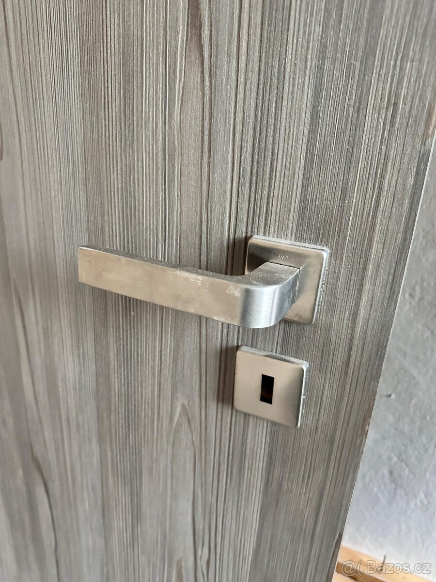 Interiérové dveře – šedý dekor dřeva, moderní design - 3