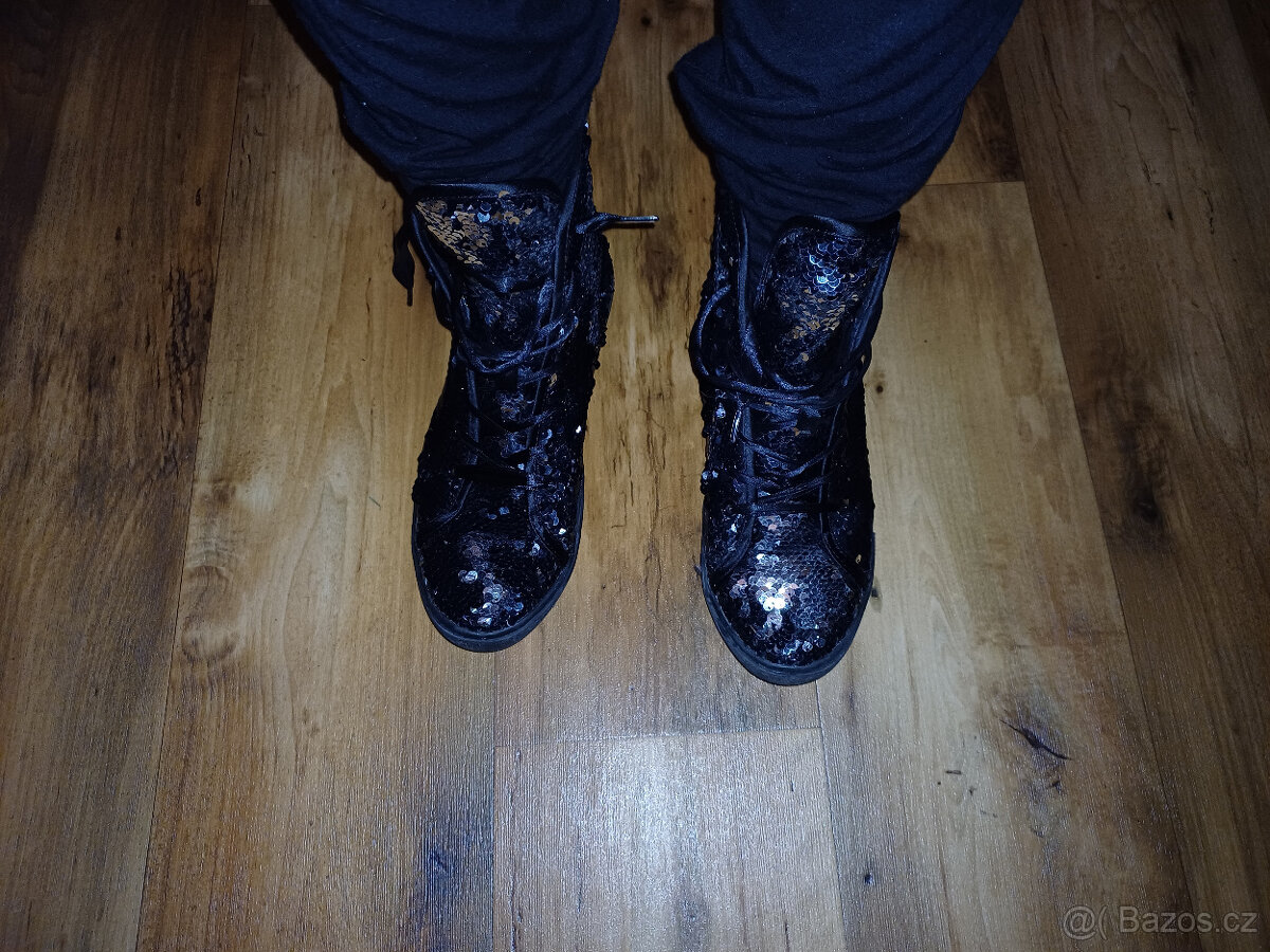 Zateplené flitrové tenisky Reserved - 3