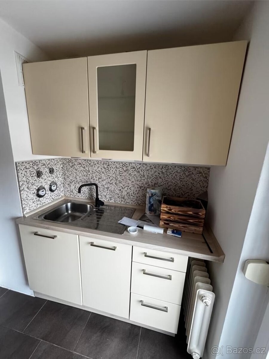 Menší útulná kuchyně CLARISA - 3