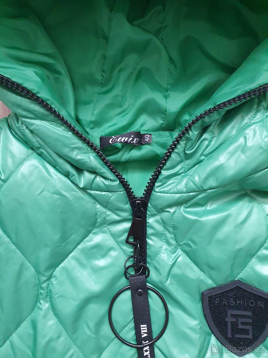 Nová zelená vesta s kapucí vel. M - 3
