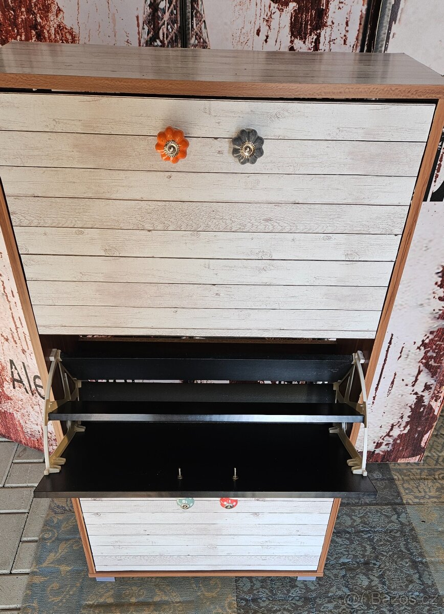 Výklopný botník do předsíně - 3