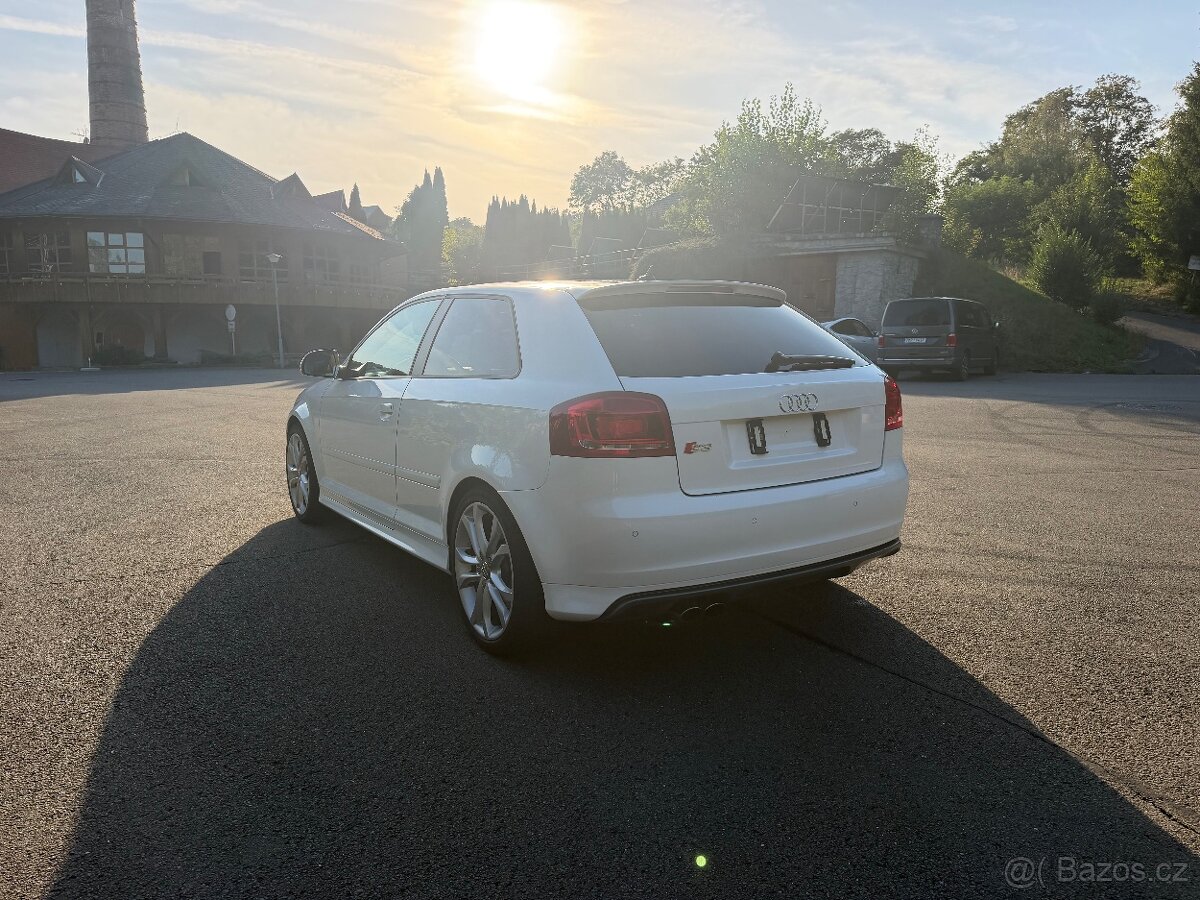 Audi S3 quattro - 3