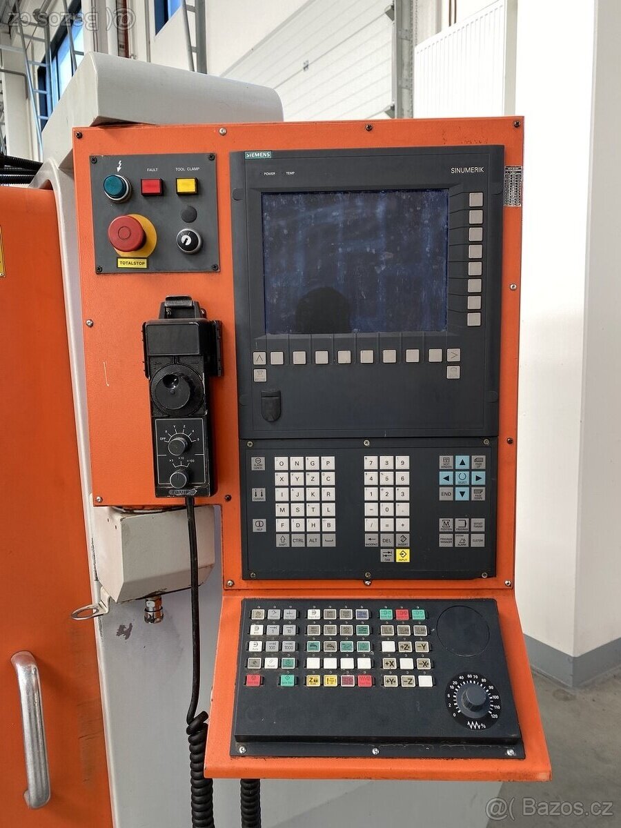 Obráběcí centrum INTOS VOC 1000 - 3