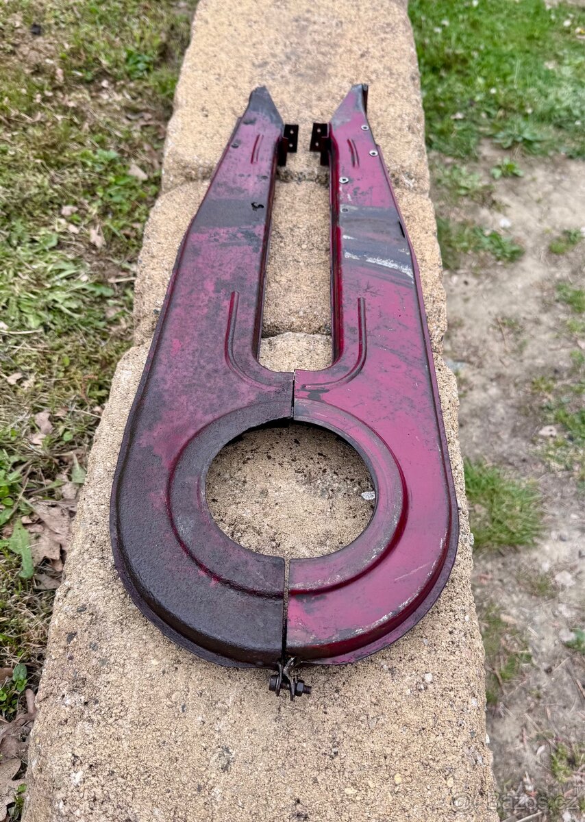 ČZ 125 175 250 - kryt řetězu - 3