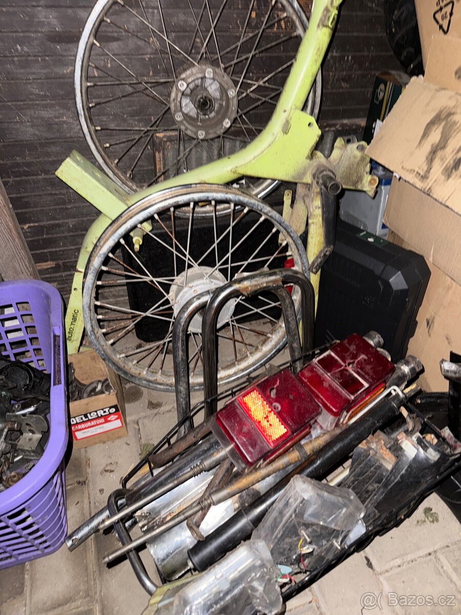 Prodám různé díly babetta 210 - 3