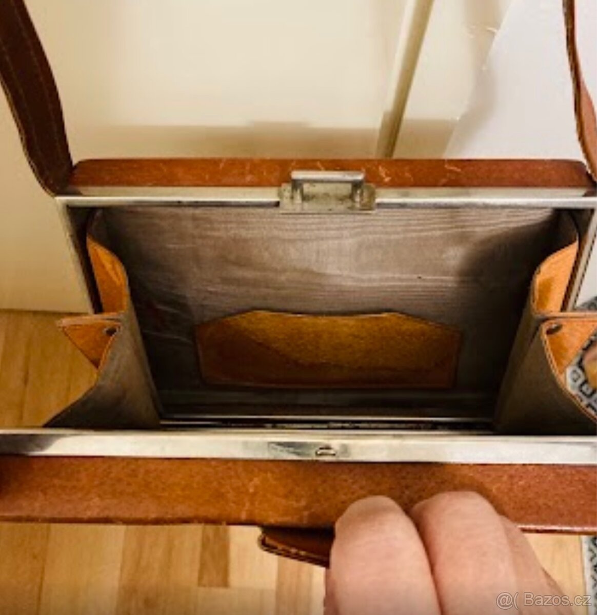 Starožitná kabelka z vepřovice s kovovým rámem - 3