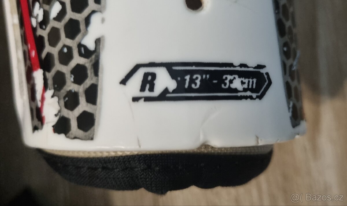 Hokejové holení chrániče - 3